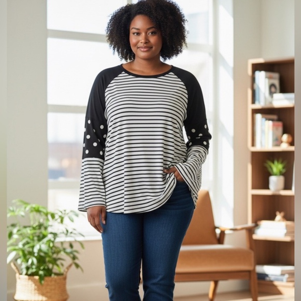 New with tags Lovey u.dear nautical top black striped  dot sleeves in size 3x